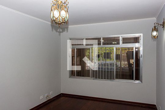 Sala de casa à venda com 3 quartos, 132m² em Jardim Ernestina, São Paulo