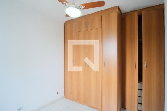 Quarto 3 de apartamento para alugar com 3 quartos, 62m² em Vila Carlos de Campos, São Paulo