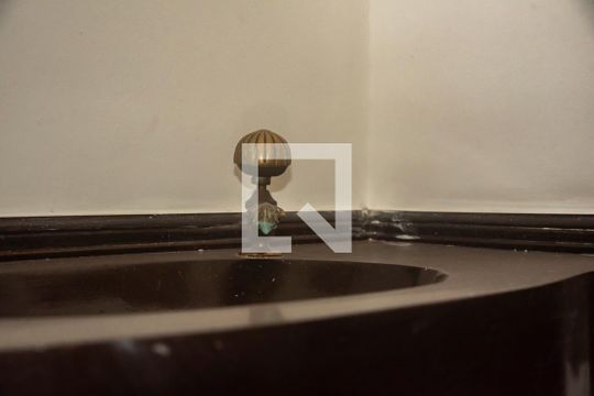 Lavabo de casa para alugar com 3 quartos, 660m² em Indianópolis, São Paulo