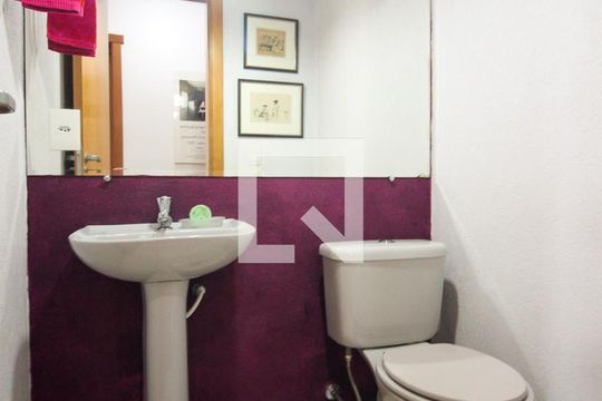Lavabo de apartamento para alugar com 2 quartos, 88m² em Medianeira, Porto Alegre