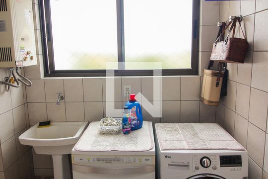 Área de Serviço de apartamento para alugar com 2 quartos, 88m² em Medianeira, Porto Alegre