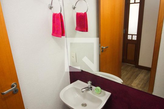Lavabo de apartamento para alugar com 2 quartos, 88m² em Medianeira, Porto Alegre