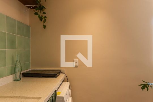 Cozinha de apartamento à venda com 2 quartos, 55m² em Centro Histórico, Porto Alegre