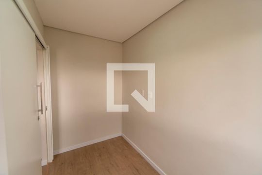 Quarto de apartamento à venda com 1 quarto, 42m² em Jardim Tupanci, Barueri