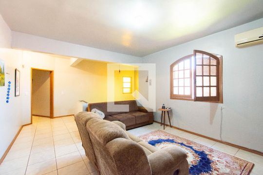 Sala de casa à venda com 4 quartos, 240m² em Niterói, Canoas