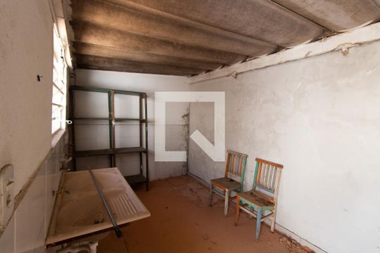 ÁREA DE SERVIÇO FUNDOS de casa para alugar com 5 quartos, 400m² em Nova Campinas, Campinas