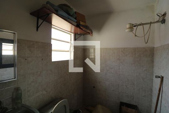 Banheiro de serviço de casa à venda com 4 quartos, 250m² em Jardim Vila Formosa, São Paulo