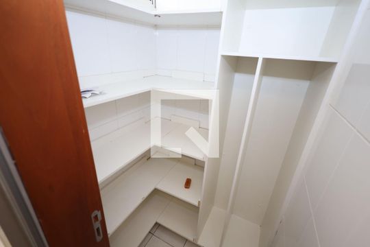 Área de Serviço de apartamento para alugar com 3 quartos, 100m² em Nova Suiça, Goiânia