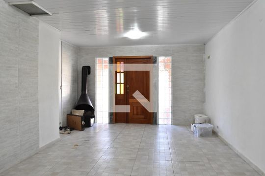 Sala de casa de condomínio para alugar com 3 quartos, 300m² em São Braz, Curitiba