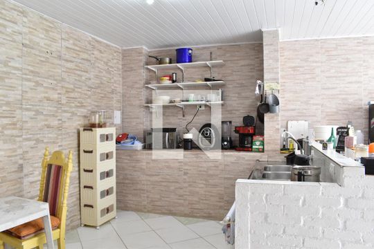 Cozinha de casa de condomínio para alugar com 3 quartos, 300m² em São Braz, Curitiba