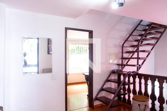 Corredor de casa de condomínio à venda com 3 quartos, 199m² em São Francisco, Niterói