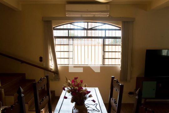 Sala de casa à venda com 3 quartos, 163m² em Perdizes, São Paulo