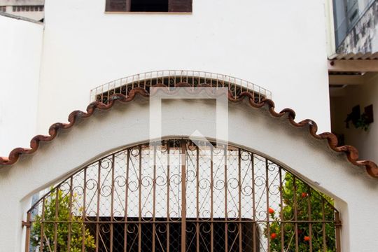 Fachada de casa à venda com 3 quartos, 163m² em Perdizes, São Paulo