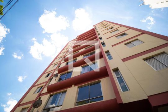 Fachada de apartamento para alugar com 1 quarto, 62m² em Vila Itapura, Campinas