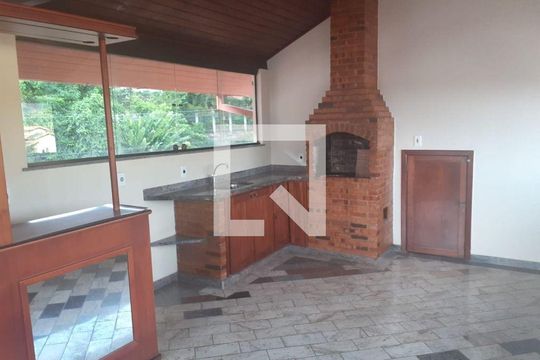 Casa à venda com 4 quartos, 230m² em Itaipu, Niterói