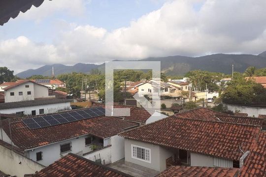 Casa à venda com 4 quartos, 230m² em Itaipu, Niterói