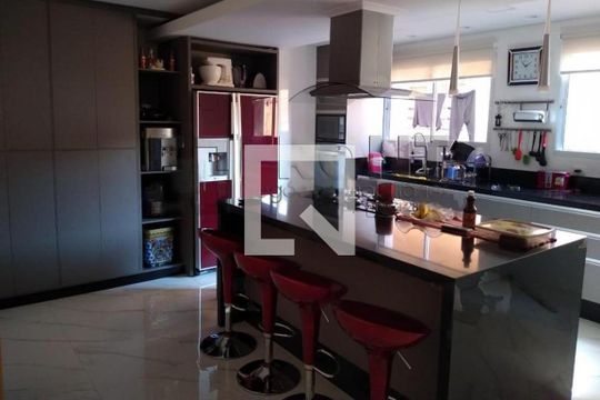 Casa à venda com 4 quartos, 214m² em Vila Pauliceia, São Paulo