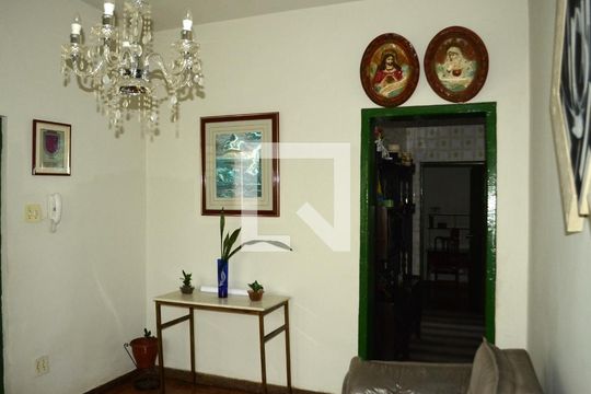 Detalhe Sala de casa à venda com 3 quartos, 274m² em Cachoeirinha, Belo Horizonte