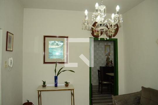 Detalhe Sala de casa à venda com 3 quartos, 274m² em Cachoeirinha, Belo Horizonte