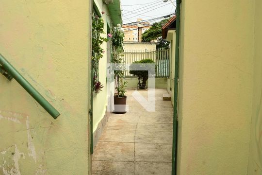 Área externa de casa à venda com 3 quartos, 274m² em Cachoeirinha, Belo Horizonte