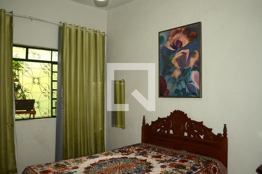 Quarto 1 de casa à venda com 3 quartos, 274m² em Cachoeirinha, Belo Horizonte