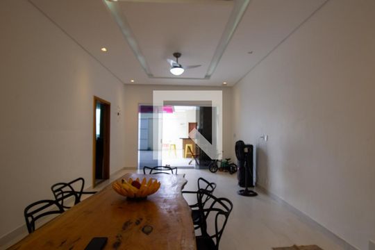 Sala de casa de condomínio à venda com 4 quartos, 250m² em Vargem Grande, Rio de Janeiro