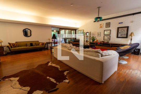 Sala de casa à venda com 3 quartos, 400m² em Lapa, São Paulo