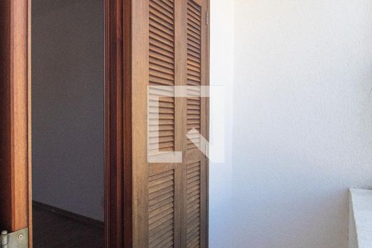 Varanda Quarto  de casa à venda com 3 quartos, 180m² em Guarujá, Porto Alegre