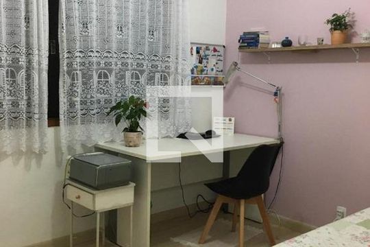 Casa à venda com 4 quartos, 230m² em Jabaquara, São Paulo