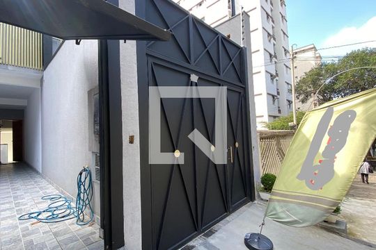 Fachada de casa à venda com 3 quartos, 175m² em Chácara Inglesa, São Paulo