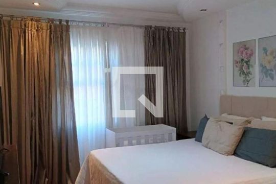 Casa à venda com 3 quartos, 225m² em Chácara Santo Antônio (Zona Leste), São Paulo