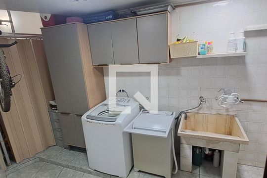 Lavanderia de casa à venda com 3 quartos, 175m² em Santa Maria, São Caetano do Sul