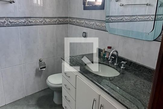 Banheiro 1 de casa à venda com 3 quartos, 175m² em Santa Maria, São Caetano do Sul