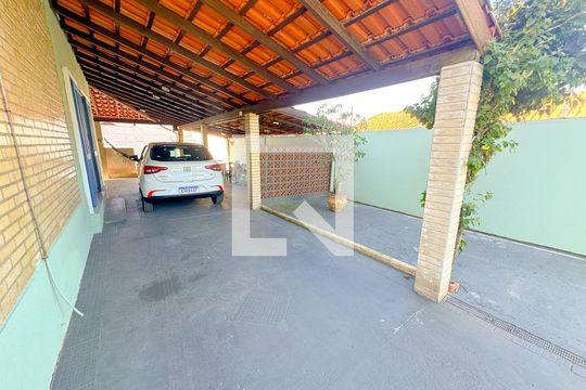 Garagem de casa para alugar com 3 quartos, 379m² em Ingleses Norte, Florianópolis