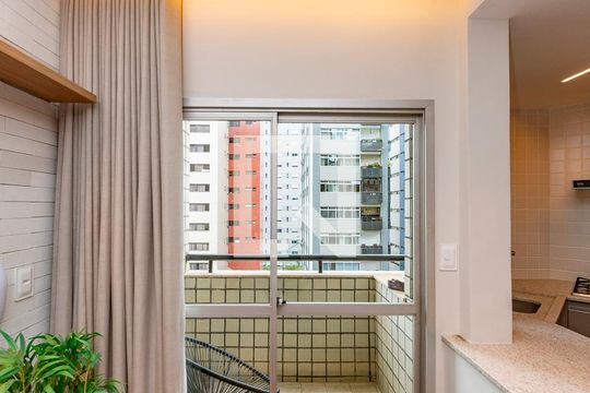 Varanda da Sala de apartamento à venda com 1 quarto, 47m² em Lourdes, Belo Horizonte