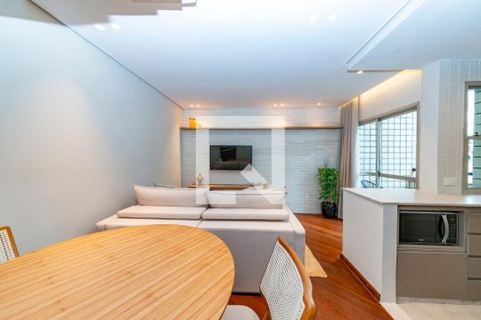 Sala de apartamento à venda com 1 quarto, 47m² em Lourdes, Belo Horizonte