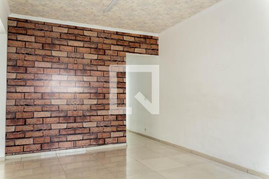 Sala de casa para alugar com 4 quartos, 125m² em Jardim Maria Adelaide, São Bernardo do Campo