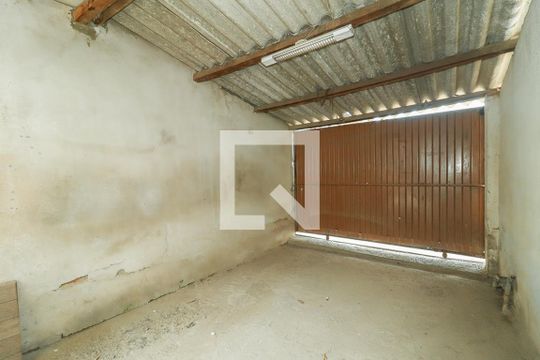 Garagem de casa à venda com 2 quartos, 90m² em Sarandi, Porto Alegre