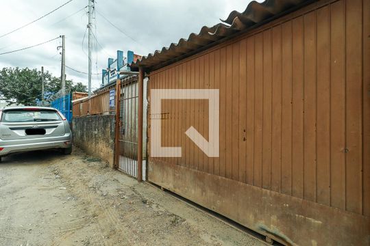 Fachada de casa à venda com 2 quartos, 90m² em Sarandi, Porto Alegre