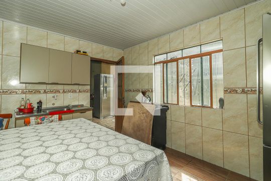 Cozinha de casa à venda com 2 quartos, 90m² em Sarandi, Porto Alegre