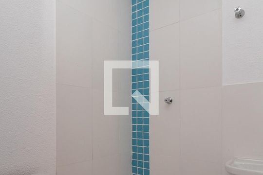 Banheiro de apartamento para alugar com 2 quartos, 40m² em Vila Sao Geraldo, São Paulo