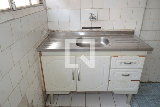 Cozinha e Área de Serviço de apartamento para alugar com 1 quarto, 40m² em Sé, São Paulo