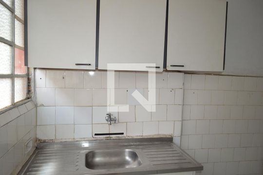Cozinha e Área de Serviço de apartamento para alugar com 1 quarto, 40m² em Sé, São Paulo