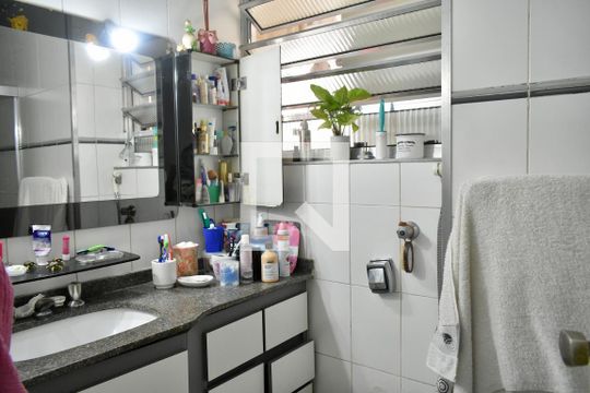 Banheiro de apartamento à venda com 3 quartos, 95m² em Vila Monte Alegre, São Paulo