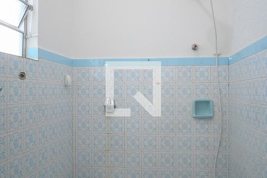 Banheiro de Serviço de casa para alugar com 2 quartos, 120m² em Vila Marte, São Paulo