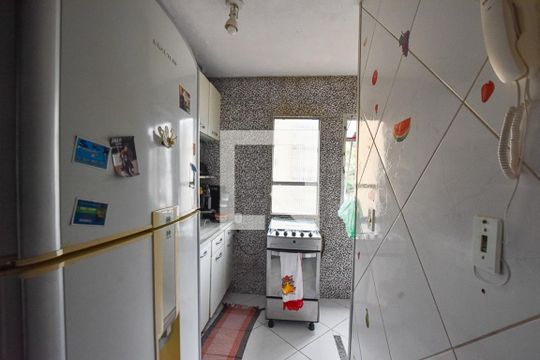 Cozinha de apartamento para alugar com 2 quartos, 57m² em Santa Rosa, Niterói
