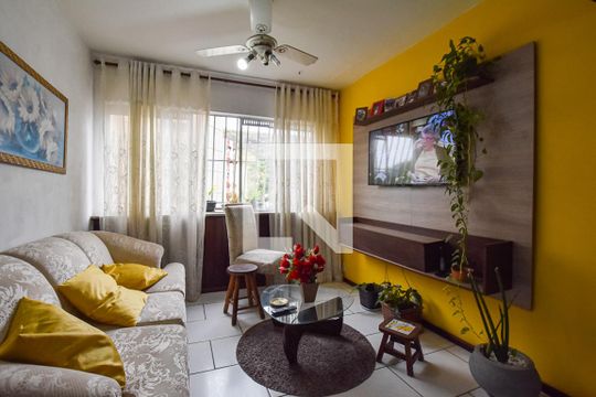 Sala de apartamento para alugar com 2 quartos, 57m² em Santa Rosa, Niterói