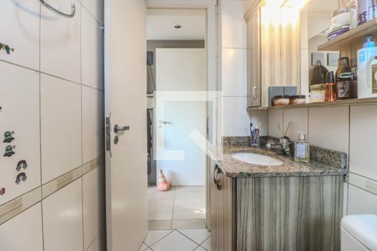 Banheiro da Suíte de apartamento à venda com 2 quartos, 79m² em São Geraldo, Porto Alegre
