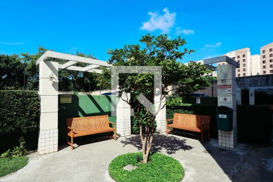 Jardim de apartamento para alugar com 2 quartos, 47m² em Parque Bristol, São Paulo