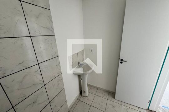 Banheiro de apartamento à venda com 2 quartos, 45m² em Campina, São Leopoldo